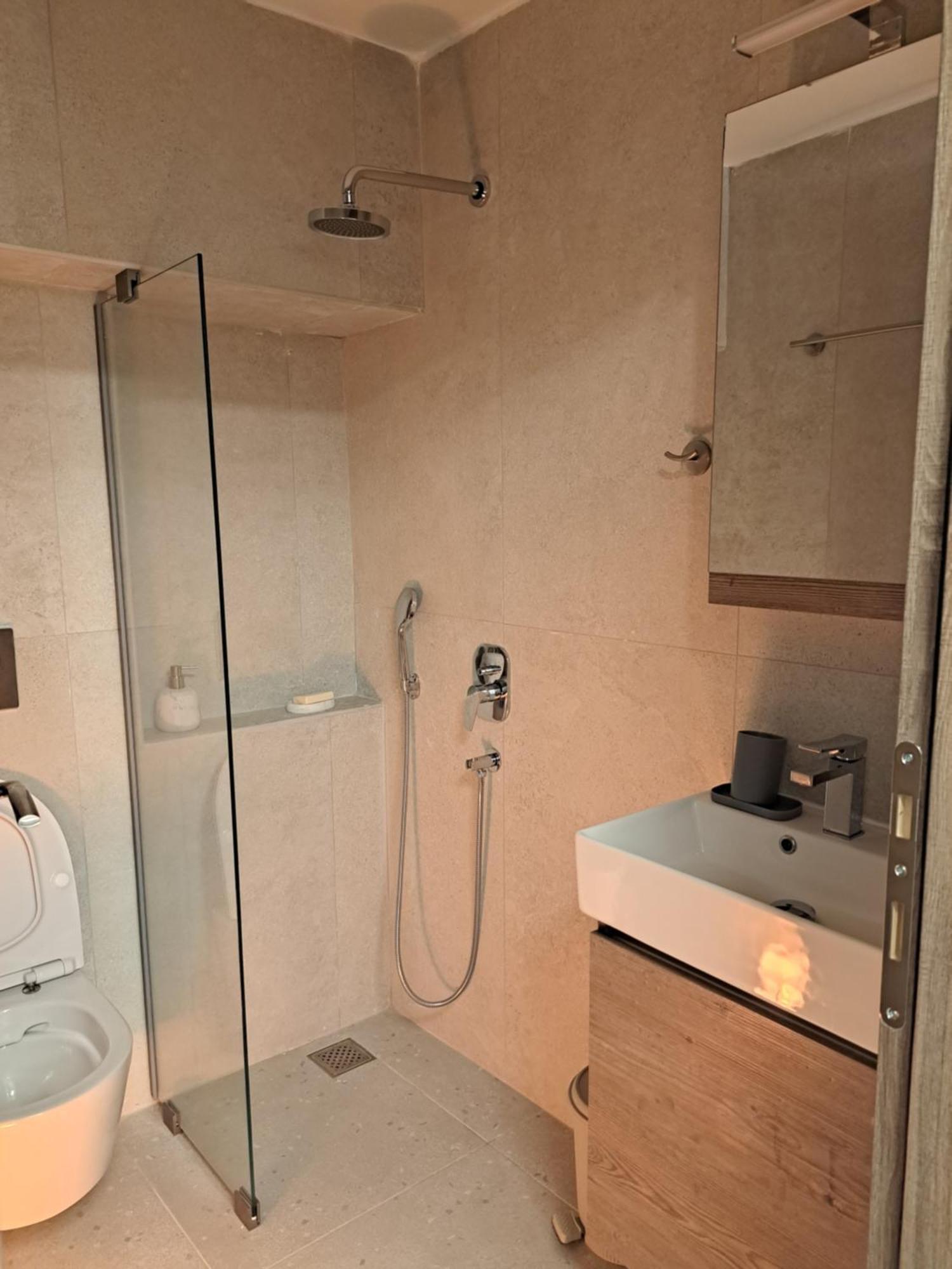 Centerstage1 Boutique Apartment - Hemisphere1 Stylish Studio เทสซาโลนิกิ ภายนอก รูปภาพ